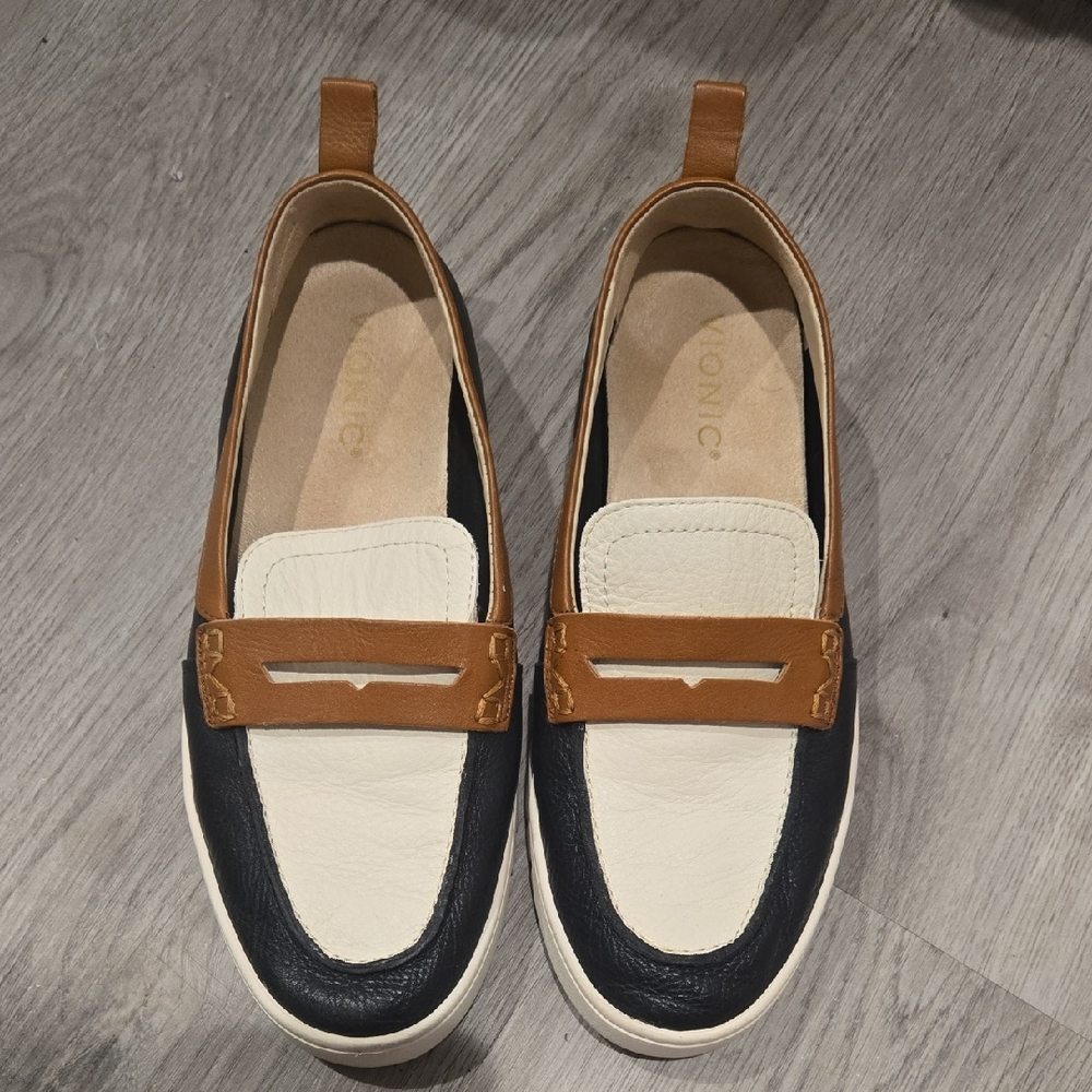Vionic 7.5 Loafers